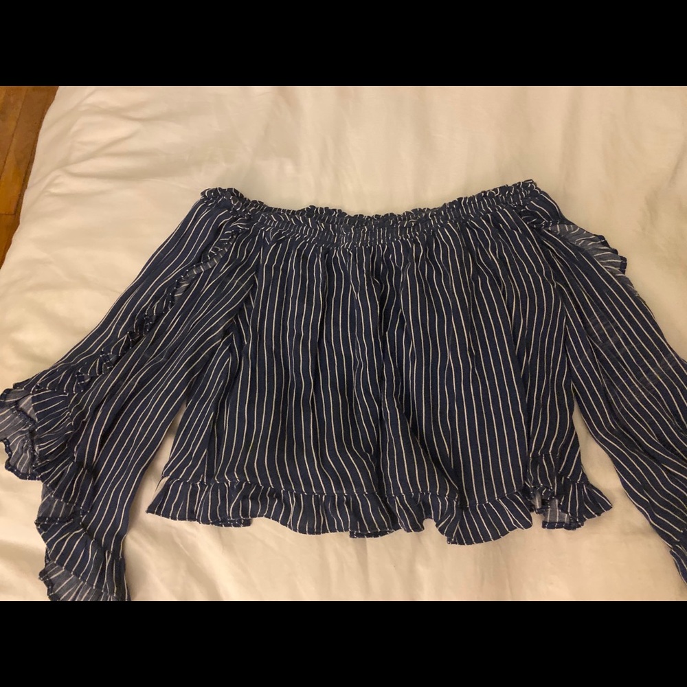 Off shoulders blue stripe shirt
